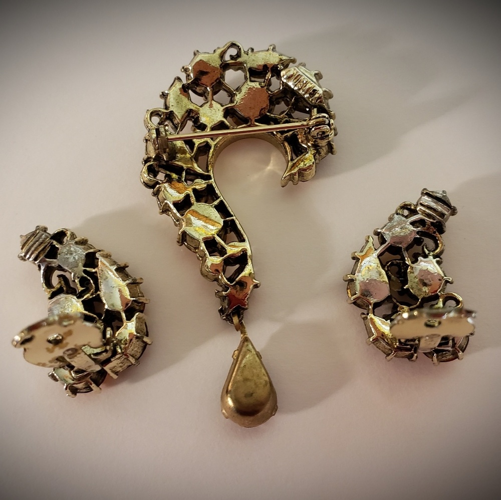 VINTAGE Lisner Pin & Earring Set - Picture 3 of 6